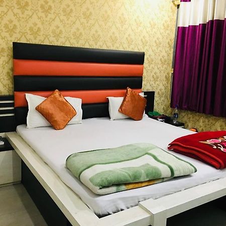 Hotel Natraj Szaszaram Kültér fotó