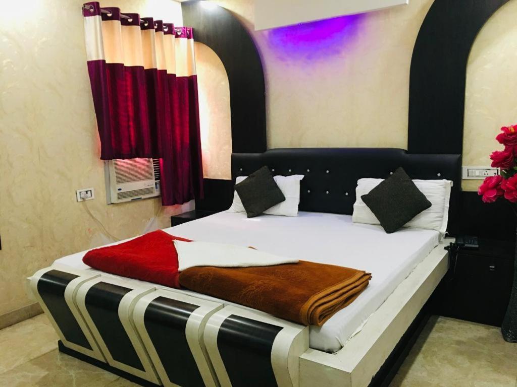 Hotel Natraj Szaszaram Kültér fotó