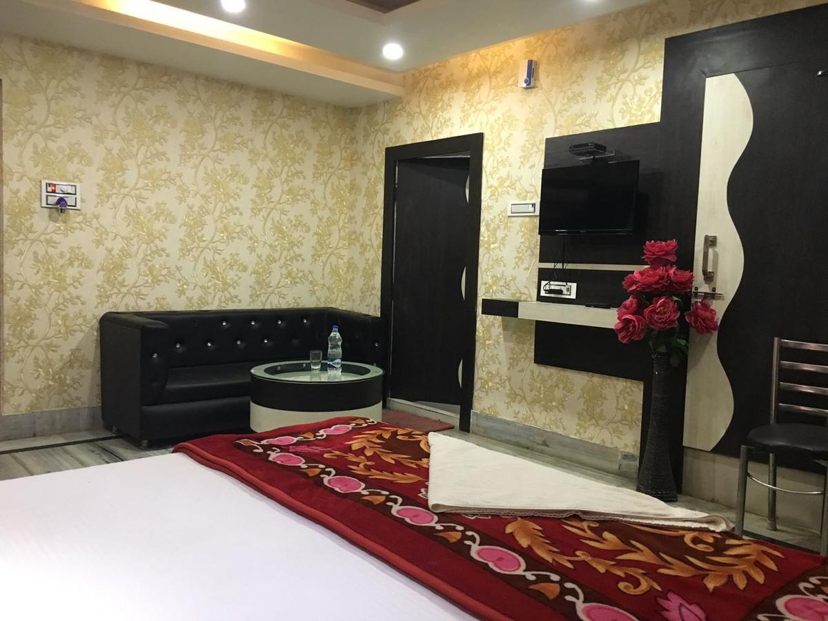 Hotel Natraj Szaszaram Kültér fotó