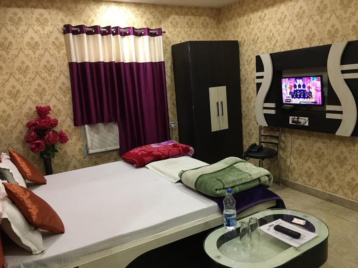 Hotel Natraj Szaszaram Kültér fotó