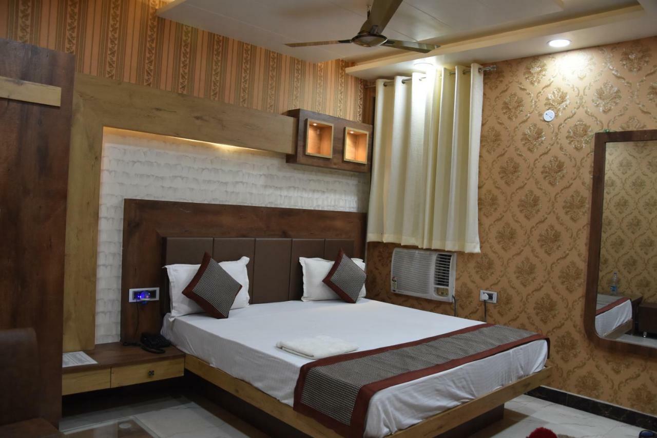 Hotel Natraj Szaszaram Kültér fotó